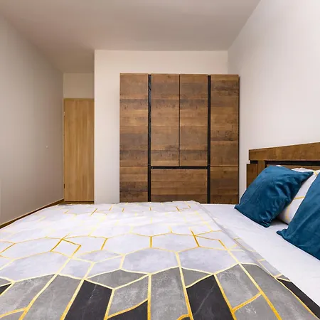 شقة Bright And Cozy Next To A Park By Flat Mаnager