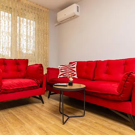 Bright And Cozy Next To A Park By Flat Mаnager شقة بلوفديف