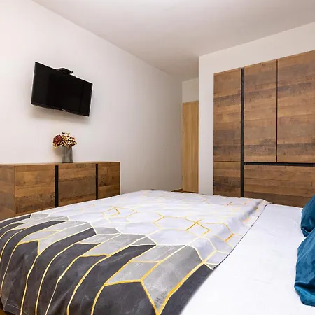 Bright And Cozy Next To A Park By Flat Mаnager شقة